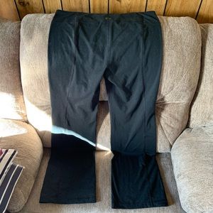 Women’s Under Armour all season bootcut pants